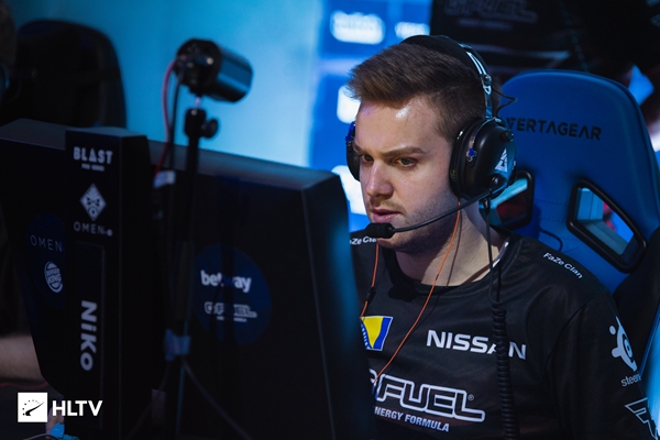 LOL中国服务器将于7号进行不停机更新：线路变更检测时间缩短；Zoe的bug已修复